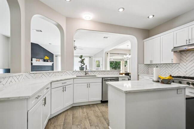 Building Photo - 16601 Malaga Hills Dr