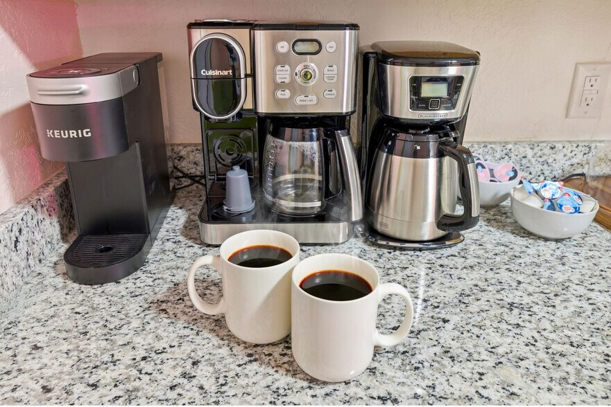 Building Photo - 3116 Karen Ave