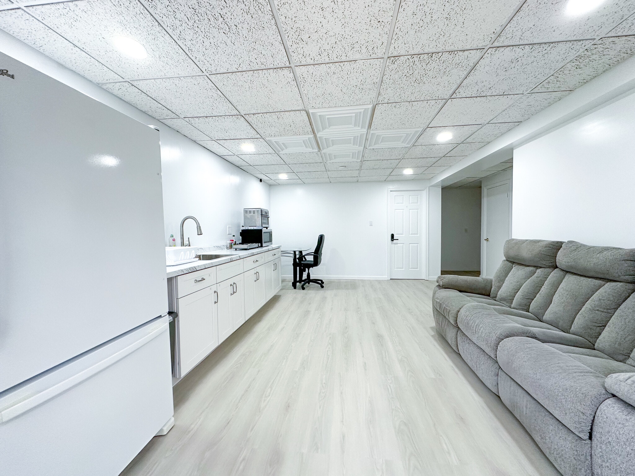 The Sofa - 5113 Ravensworth Rd