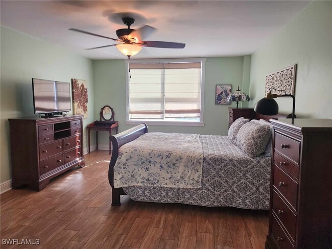 Building Photo - 4803 Sunset Ct
