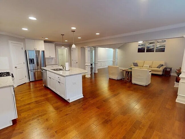 Building Photo - 168 Ridgeview Dr.