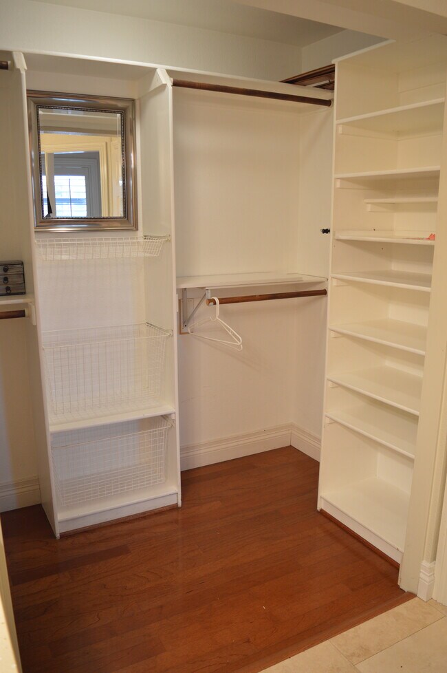 Building Photo - 1524 Waterton Dr