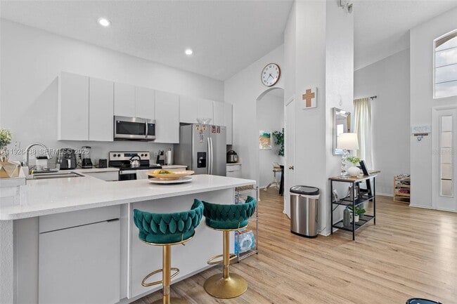 Building Photo - 128 Emeraldview Ave