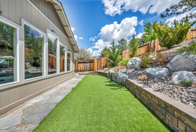 Building Photo - 6015 Stillmeadow Dr