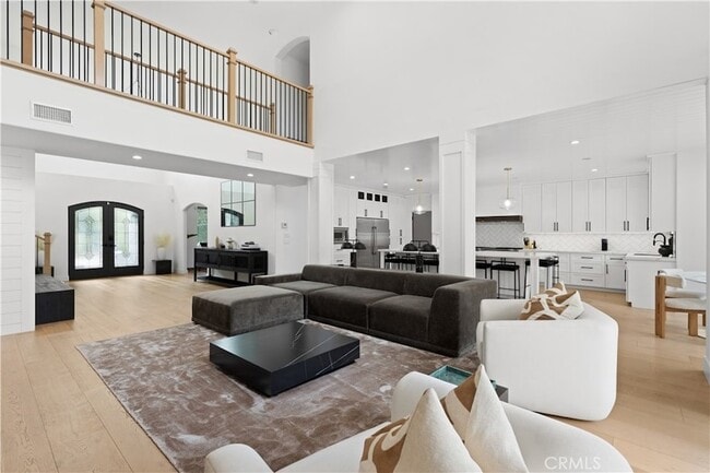 Building Photo - 5946 Woodlake Ave