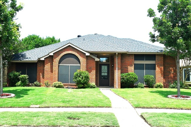 Primary Photo - 2906 Kingswood Dr