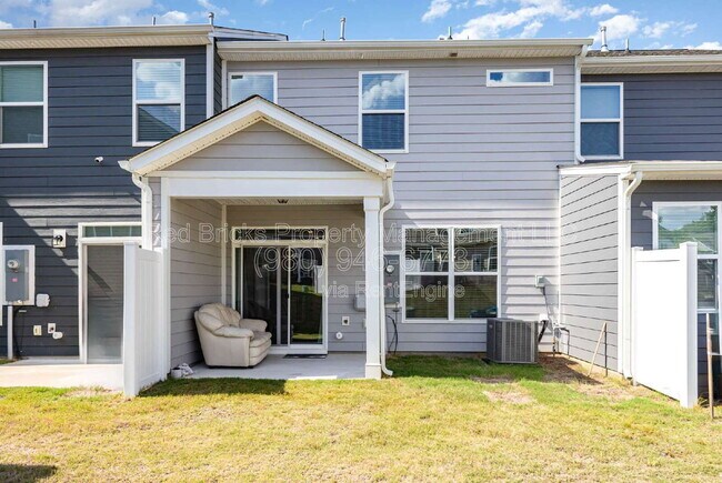 Building Photo - 3971 Fadden St