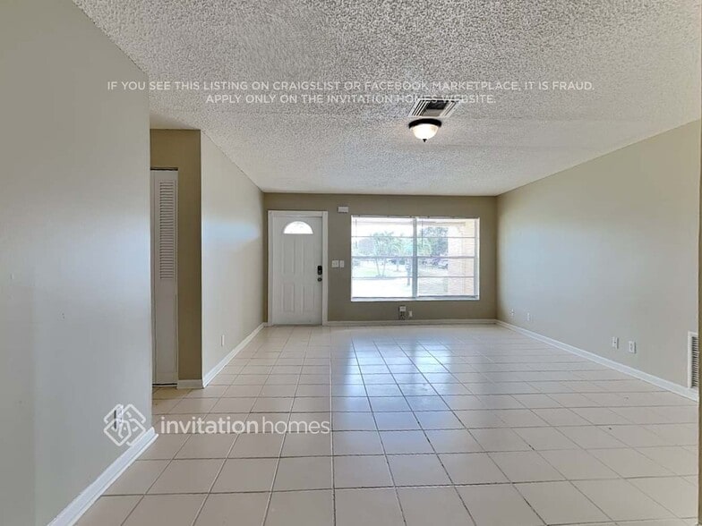 Building Photo - 9019 SW 9th St