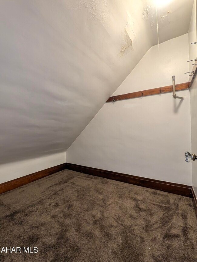 Building Photo - 243 Lunen St
