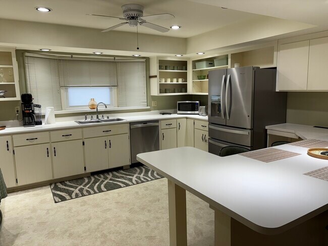 Building Photo - 4009 St Clair St