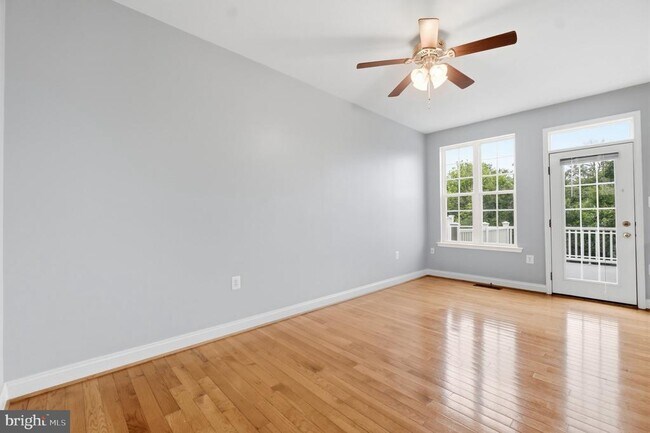 Building Photo - 899 Stonefield Square NE