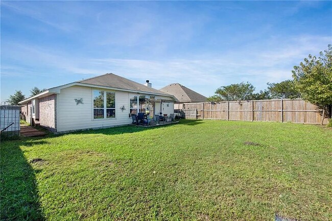 Building Photo - 207 Mollie Dr