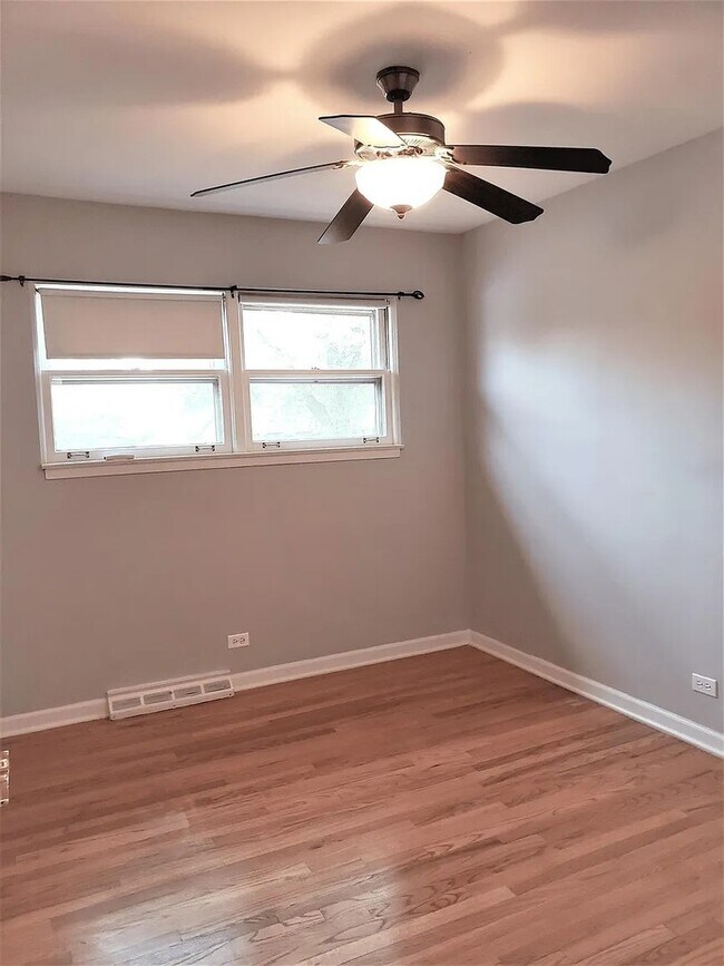 Building Photo - 312 Sunset Dr