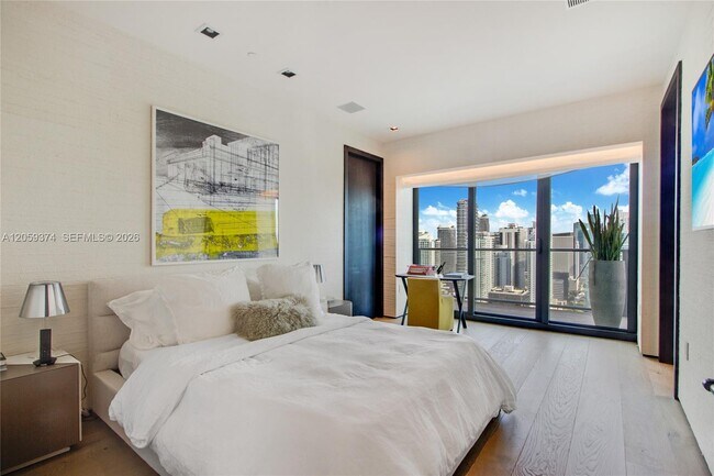 Building Photo - 1451 Brickell Ave