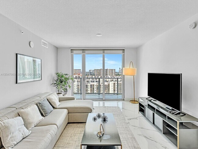 Building Photo - 300 Sunny Isles Blvd