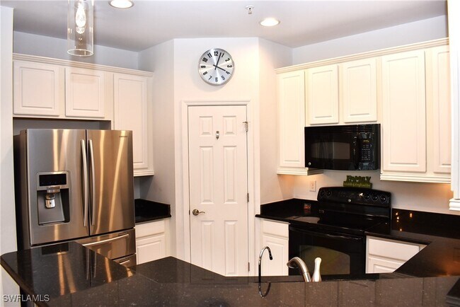 Building Photo - 23420 Alamanda Dr