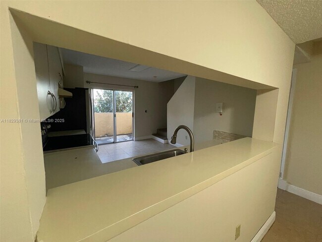 Building Photo - 14970 SW 82nd Ln
