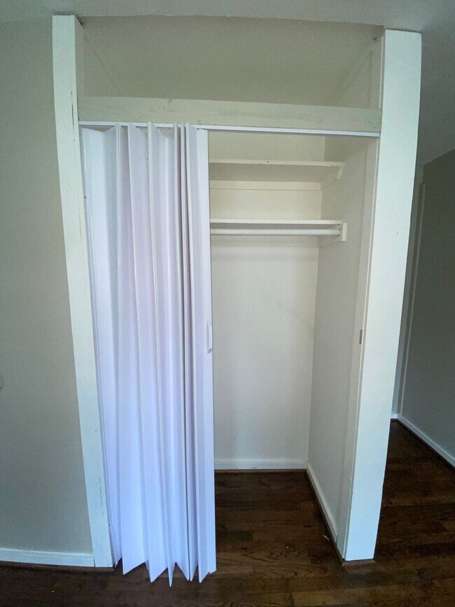 Building Photo - 104/105 7th Ave SE