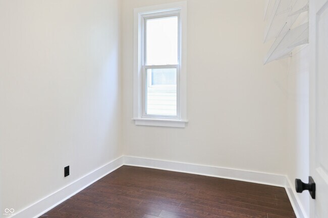 Building Photo - 1309 Lexington Ave