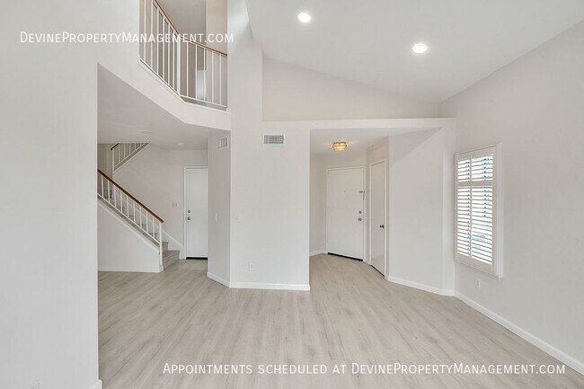 Building Photo - 902 California Privado