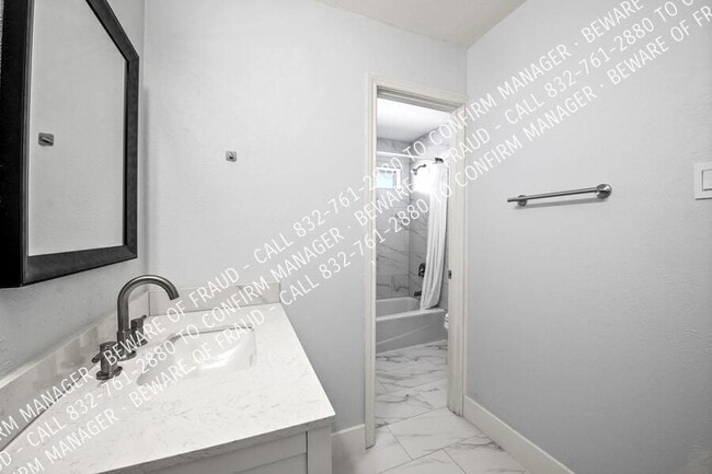 Building Photo - 9145 Drumcliffe Ln