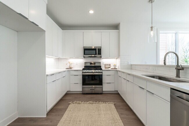 Building Photo - 620 Walnut Hts Dr