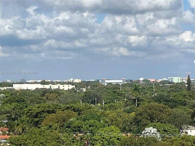 Building Photo - 3590 Coral Wy