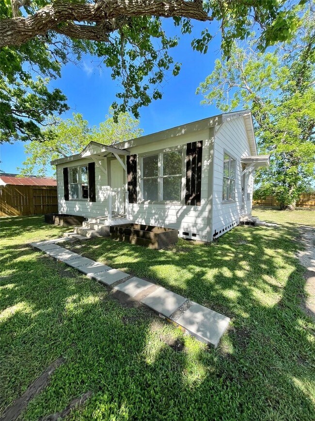 Primary Photo - 205 S Wilson St