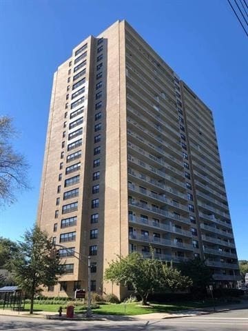 Building Photo - 285 Aycrigg Ave