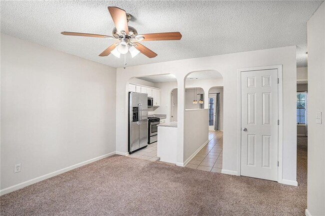 Building Photo - 1414 N Hampton Dr