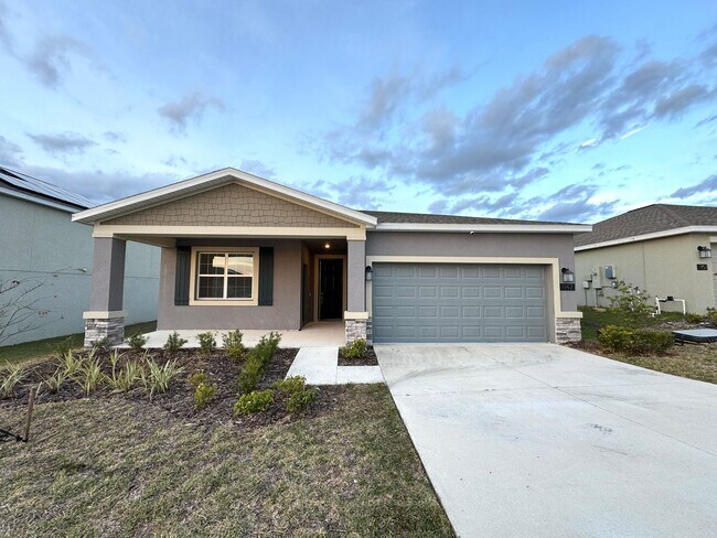 Primary Photo - Rare find In-Law suite Home! Single family...