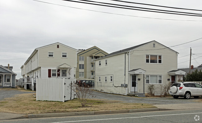 Primary Photo - Shoreline Apartments