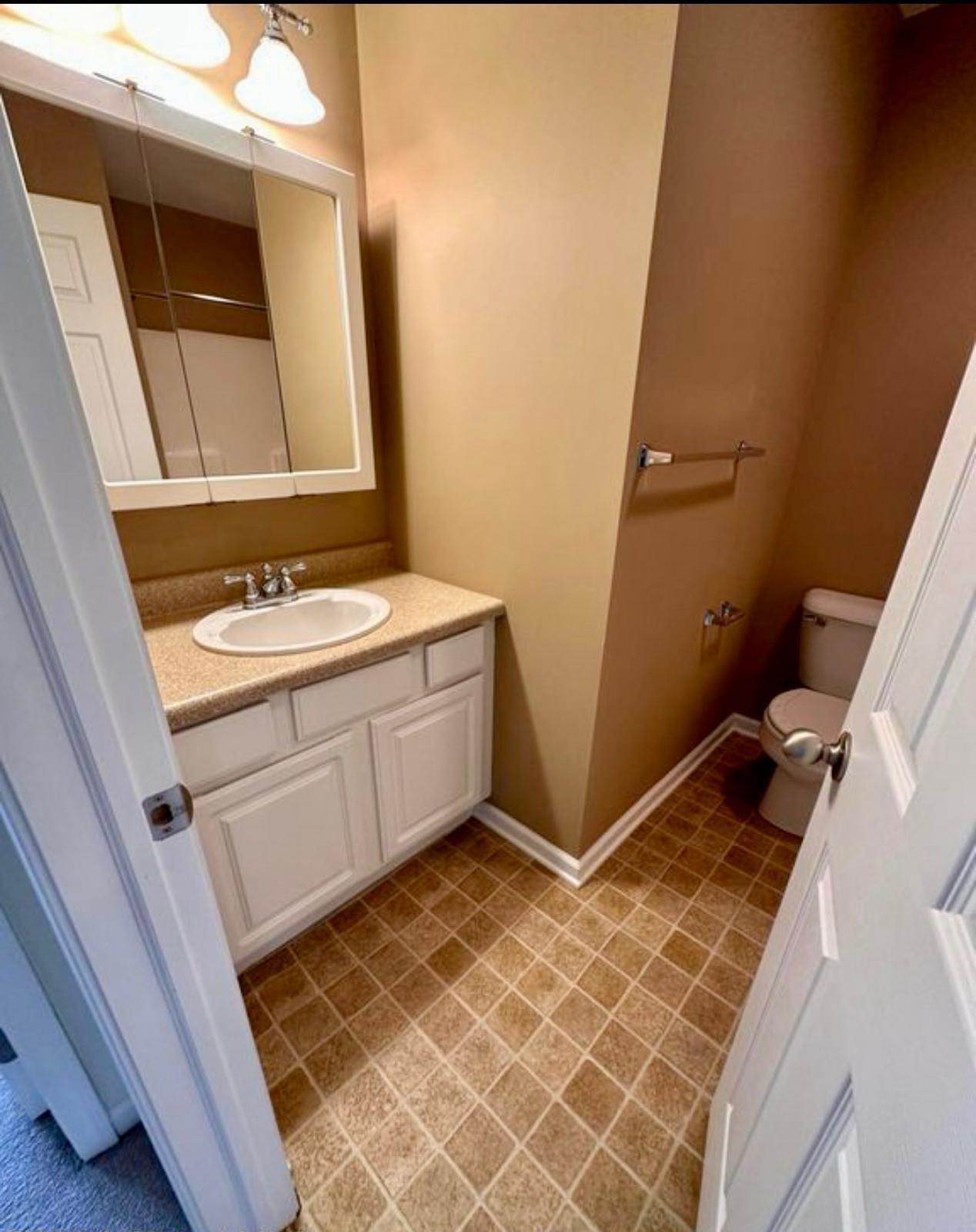 Building Photo - 2000 Curry Rd