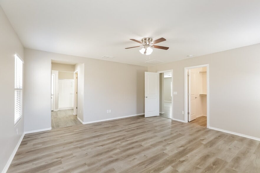 Building Photo - 17211 W Gibson Ln