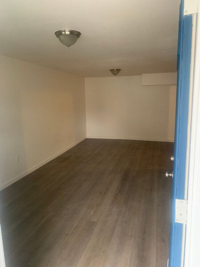 Building Photo - Your New Home Is Ready — Spacious, Stylish, and Fully Upgraded!”