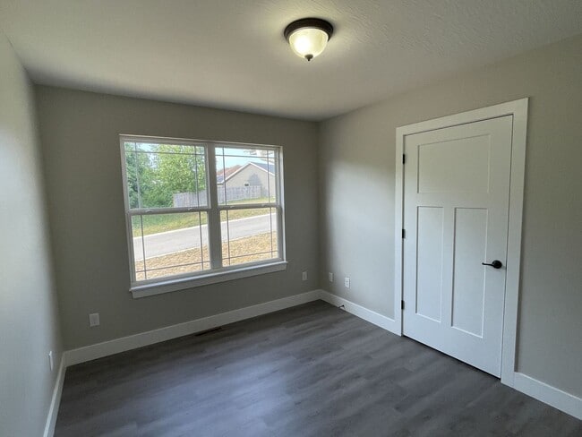 Building Photo - 108 Kennedy Ct