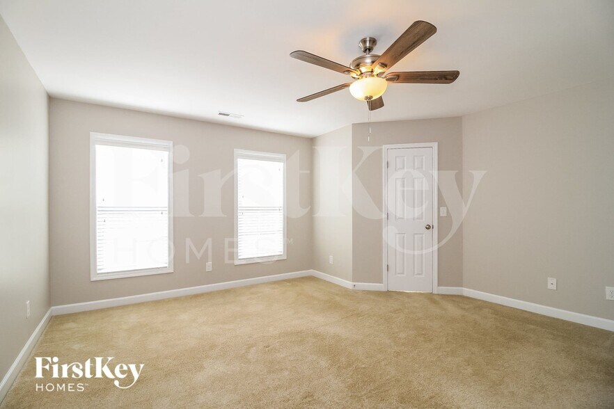 Building Photo - 1647 Crestlawn Tl