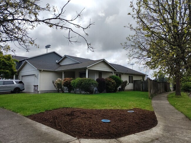 Building Photo - Attractive Santa Clara Home