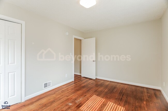 Building Photo - Professionally Renovated Brick Ranch - Ready to Move-In!