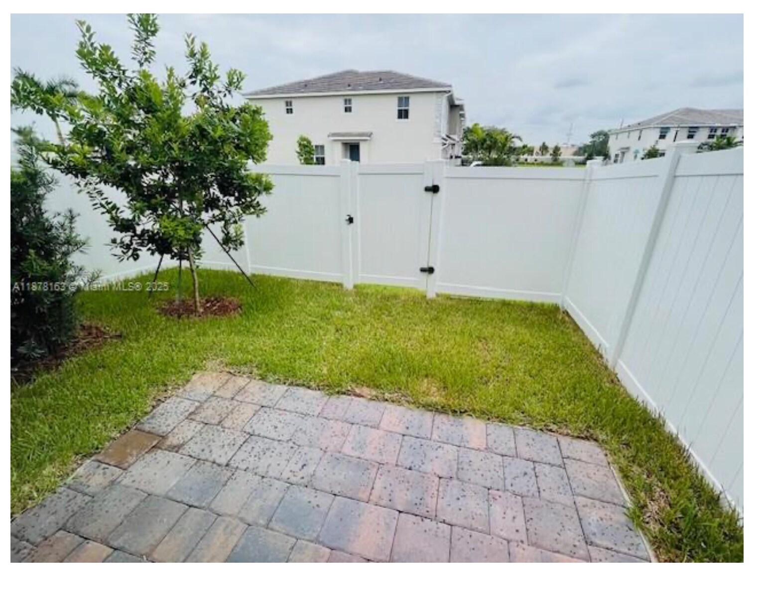 Building Photo - 172 SW 171st Ln