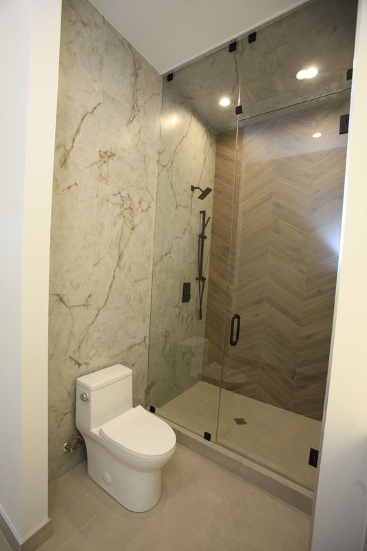 Building Photo - 1029 N Winchester Ave