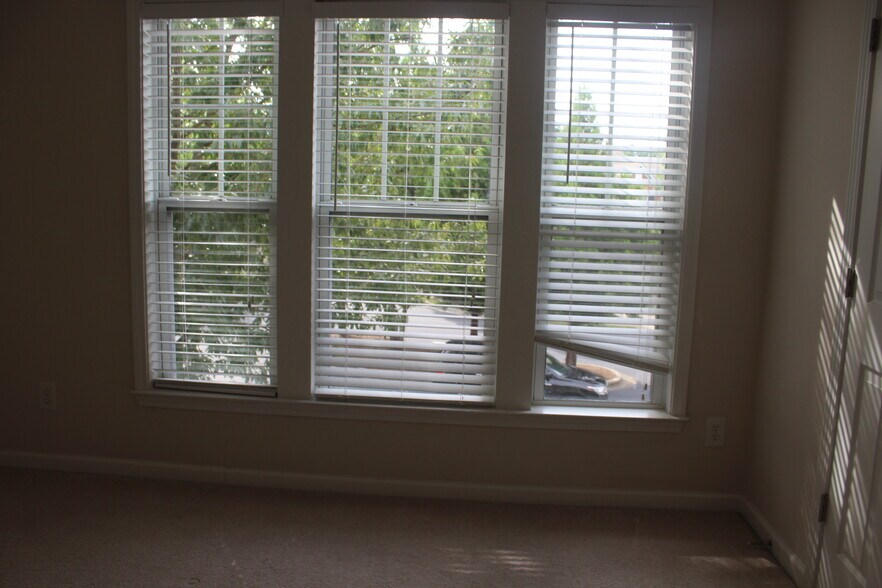 Building Photo - 1404 Bellsmith Dr