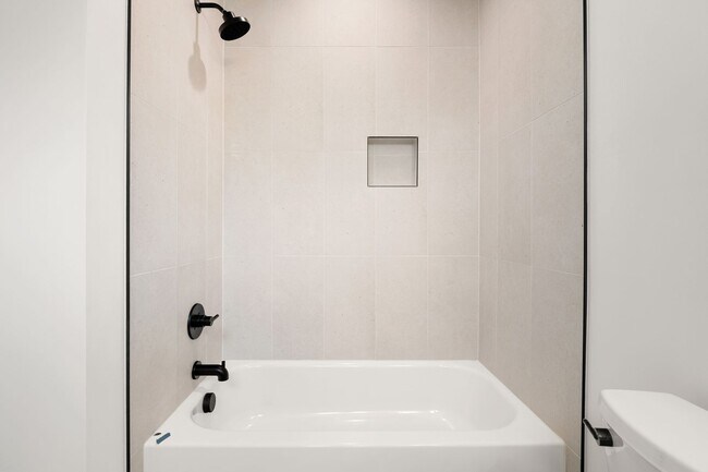 Building Photo - Gorgeous 4-bedroom, 4-bathroom Modern Home Durham, NC