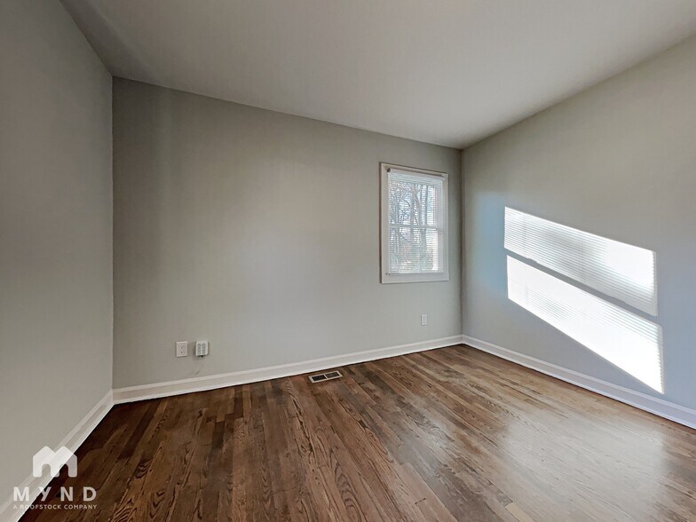 Building Photo - 6143 Castle Ct