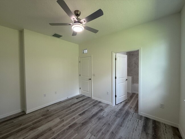 Building Photo - New Construction Suite! 1/1 Side entry uni...