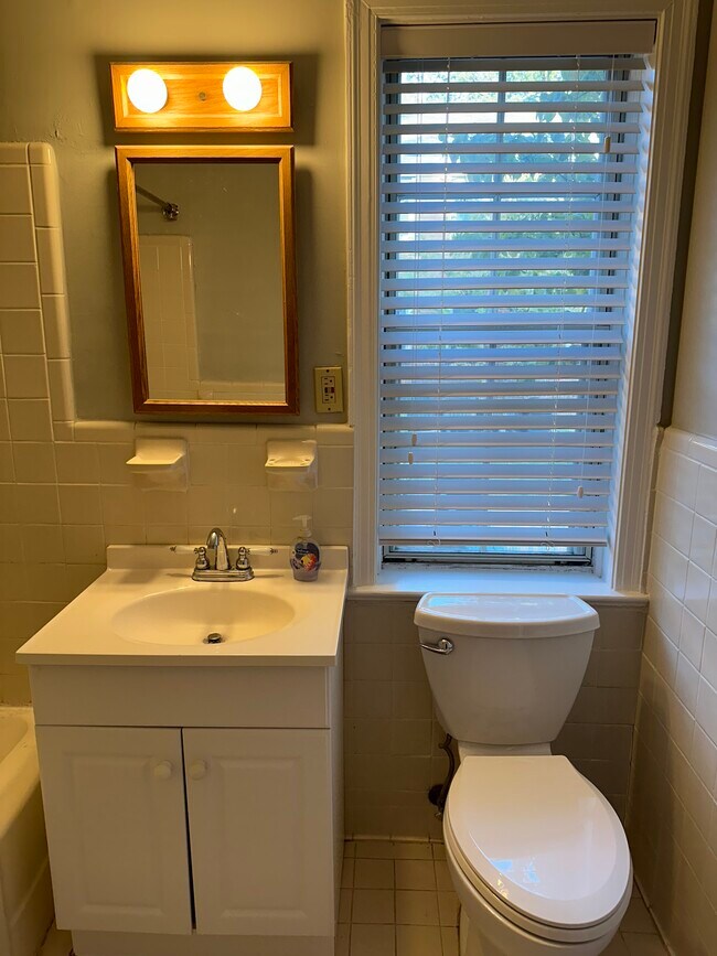 Building Photo - 2601 Arlington Blvd