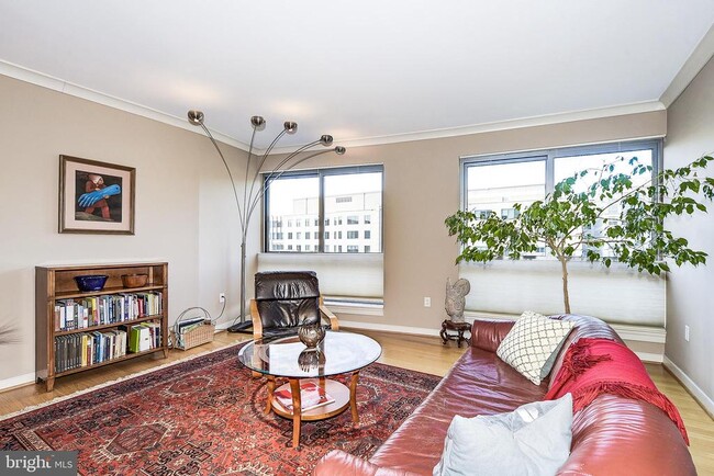 Building Photo - 777 7th St NW