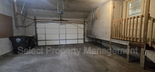 Building Photo - 7610 W Jefferson Blvd