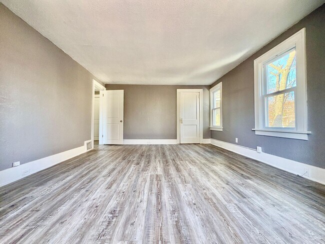 Building Photo - 1243 Portage Ave