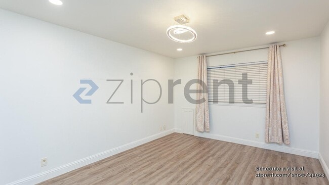 Building Photo - 3226 Gardendale Dr